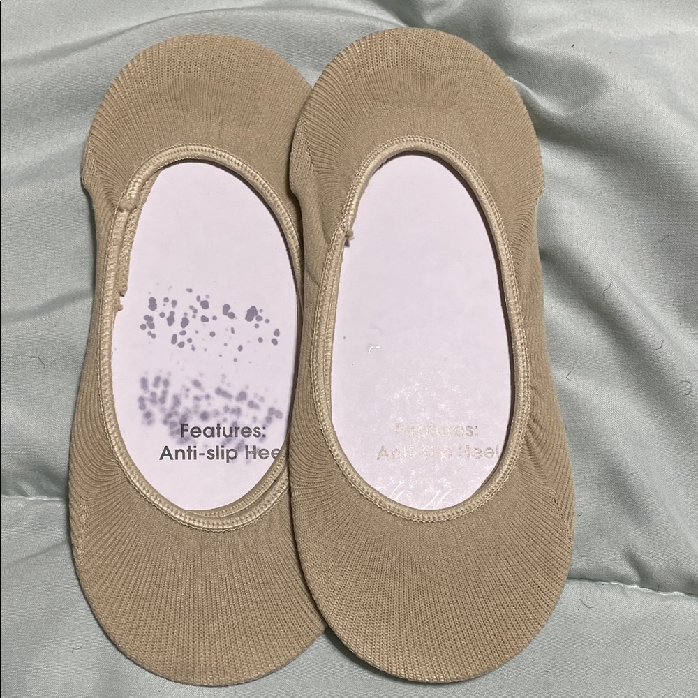 Neutral Beige No-Show Liner Socks